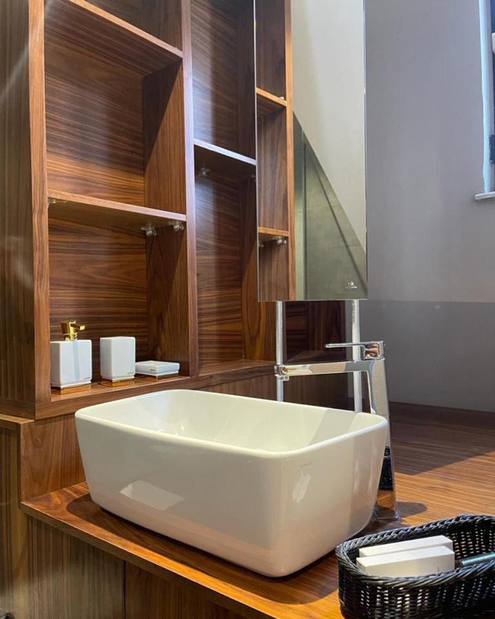 Vila Shard Boutique Hotel Tiranë Luaran gambar