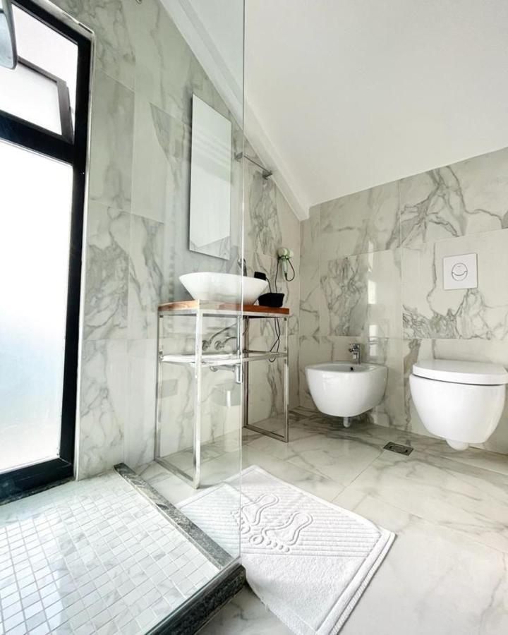 Vila Shard Boutique Hotel Tiranë Luaran gambar